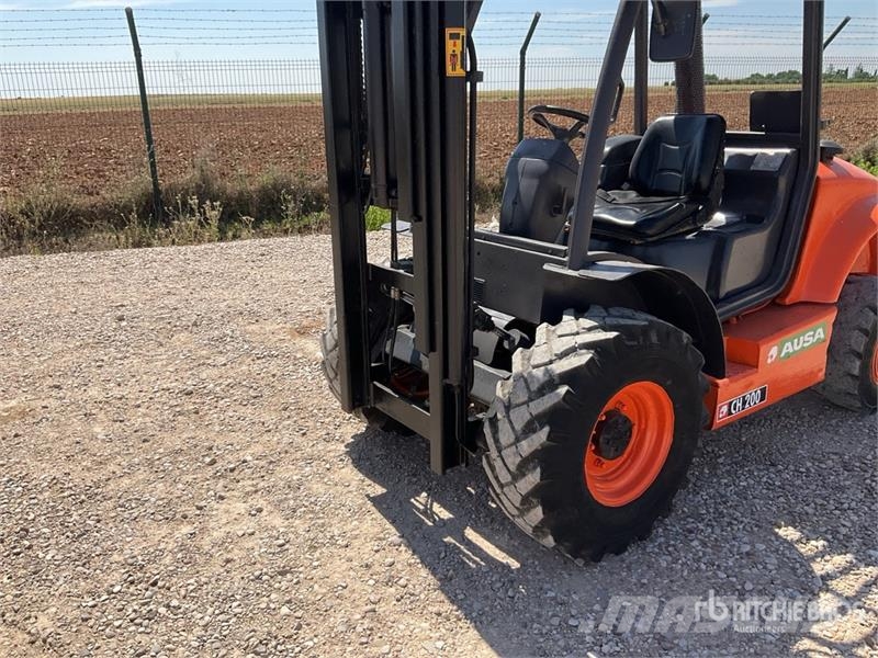 Ausa CH200 4x4 Rough Terrain Forklift شاحنات الطرق الوعرة