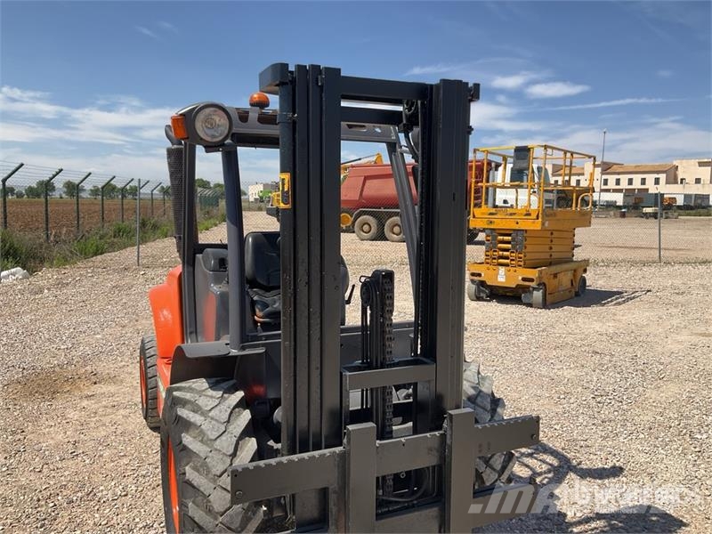Ausa CH200 4x4 Rough Terrain Forklift شاحنات الطرق الوعرة