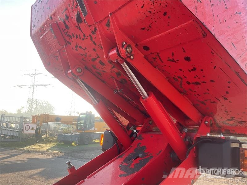 Ausa D120AHA 4x4 Hi-Tip Dumper 側卸礦車
