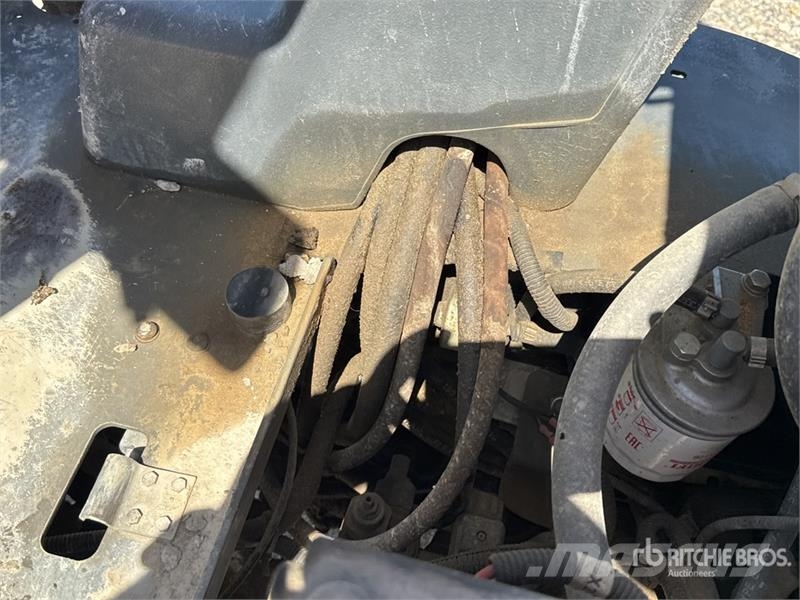 Ausa D120AHG 1.2 t 4x4 Swivel Motobasculeur Dumper Stavebné sklápače