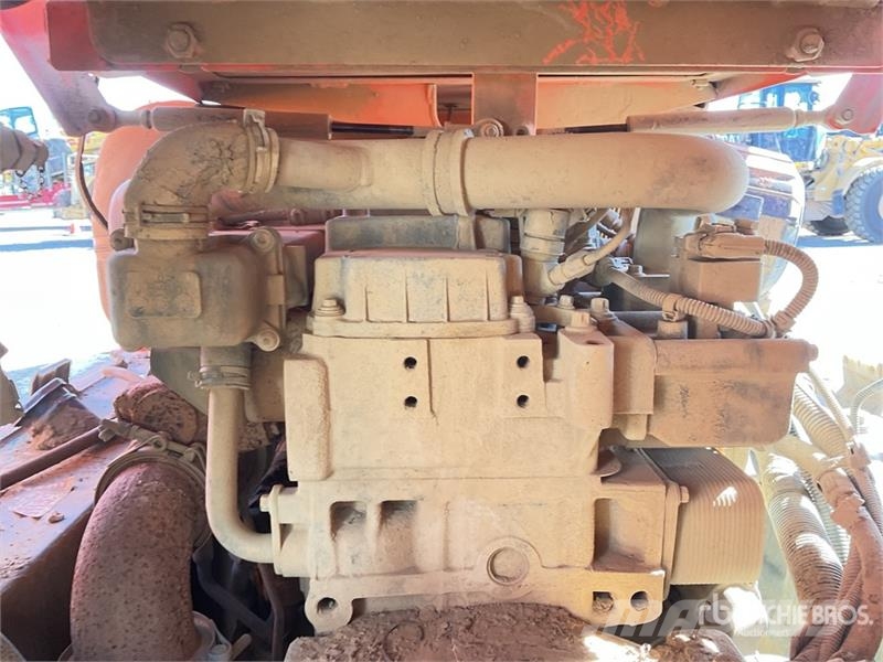Ausa D600APG عربات نقل قلابة للمواقع