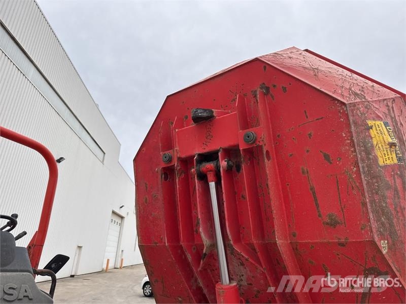 Ausa D600APG Dumpere