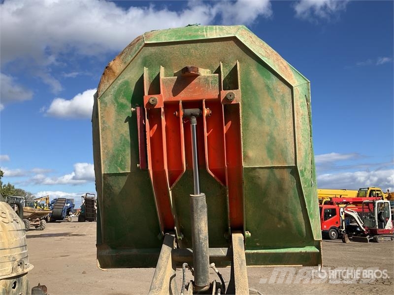 Ausa D600APG عربات نقل قلابة للمواقع