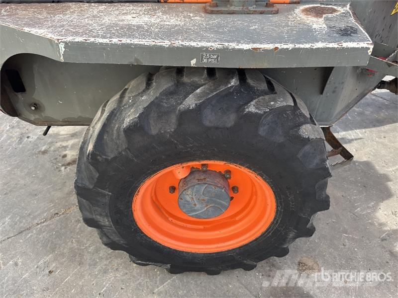 Ausa D600APG Damperi za gradilište