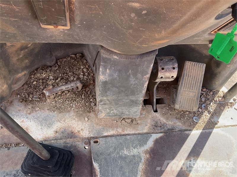 Ausa D600APG عربات نقل قلابة للمواقع