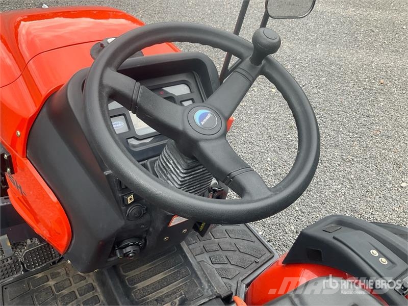Avenger 26 Hst 4WD Utility Tractor Taajamatraktorit