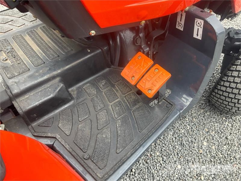 Avenger 26 Hst 4WD Utility Tractor Taajamatraktorit
