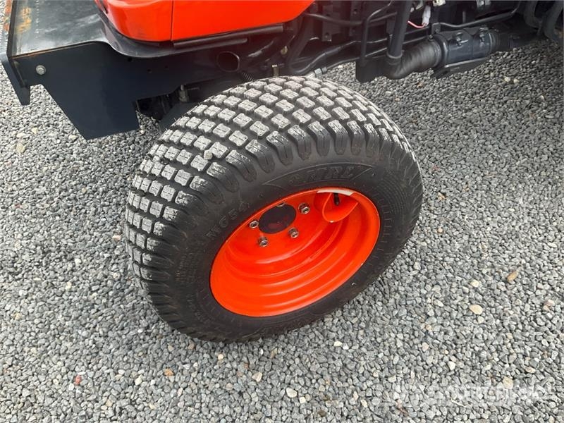 Avenger 26 Hst 4WD Utility Tractor Taajamatraktorit