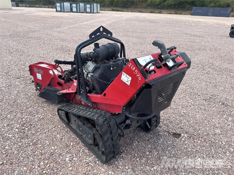 Barreto E30SGB الكاسحات وقلابات التربة ذات المحركات