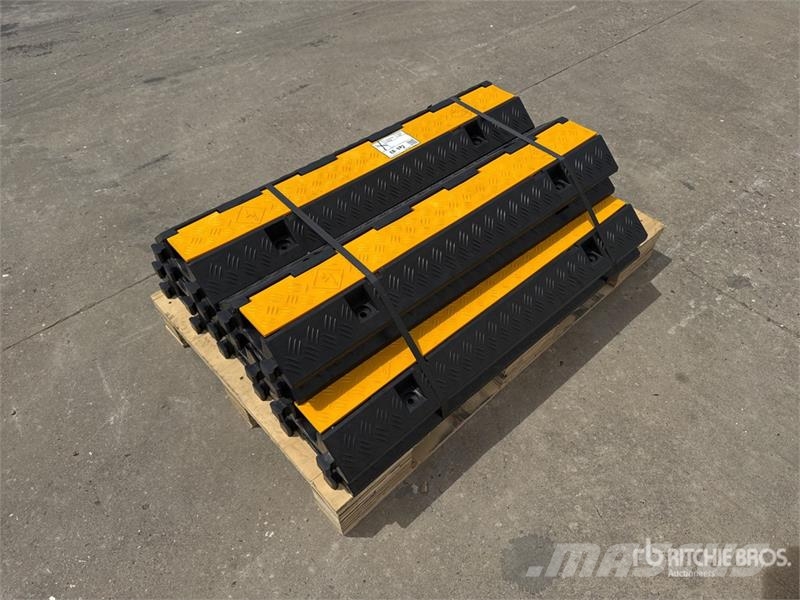 Bauer Qte De Proteges Cables Industriels (Non Utilise) Q Sonstige Baumaschinen