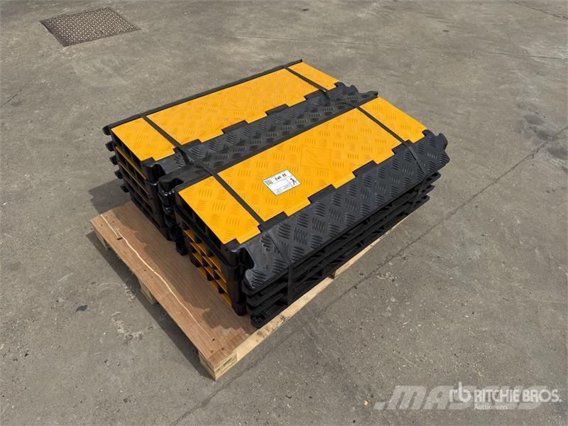 Bauer Qte De Proteges Cables Industriels (Non Utilise) Q Sonstige Baumaschinen