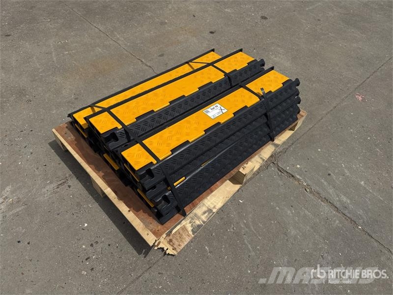 Bauer Qte De Proteges Cables Industriels (Non Utilise) Q Sonstige Baumaschinen