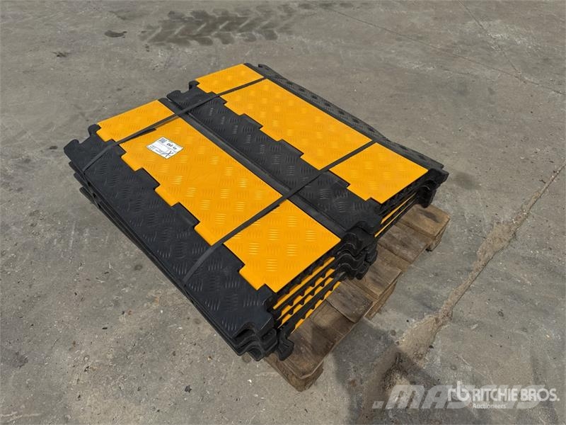 Bauer Qte De Proteges Cables Industriels (Non Utilise) Q Sonstige Baumaschinen