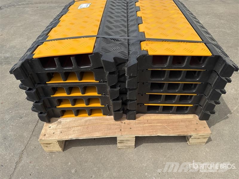 Bauer Qte De Proteges Cables Industriels (Non Utilise) Q Sonstige Baumaschinen