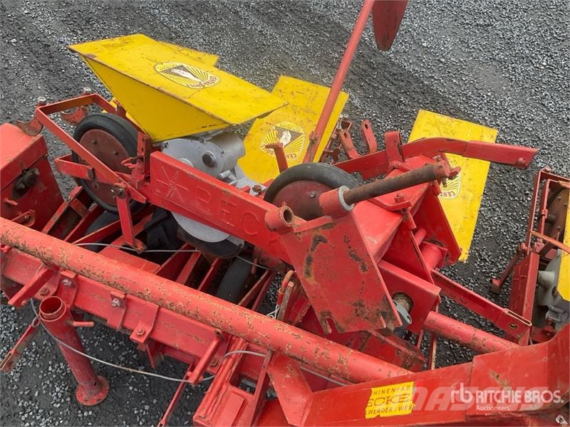 Becker Centra-Drill Seeder Drills