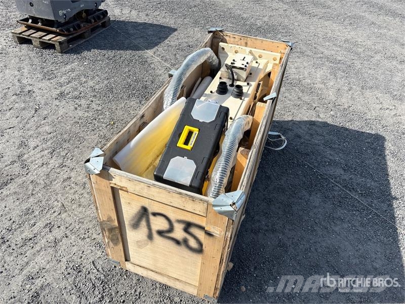 Beilite BLB125 Hydraulic Breaker (Unused) Hamers en brekers