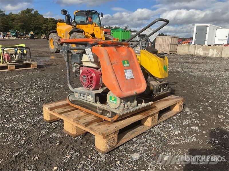Belle of (2) Belle FC4500E Vibratory Plate Compactor Placas compactadoras