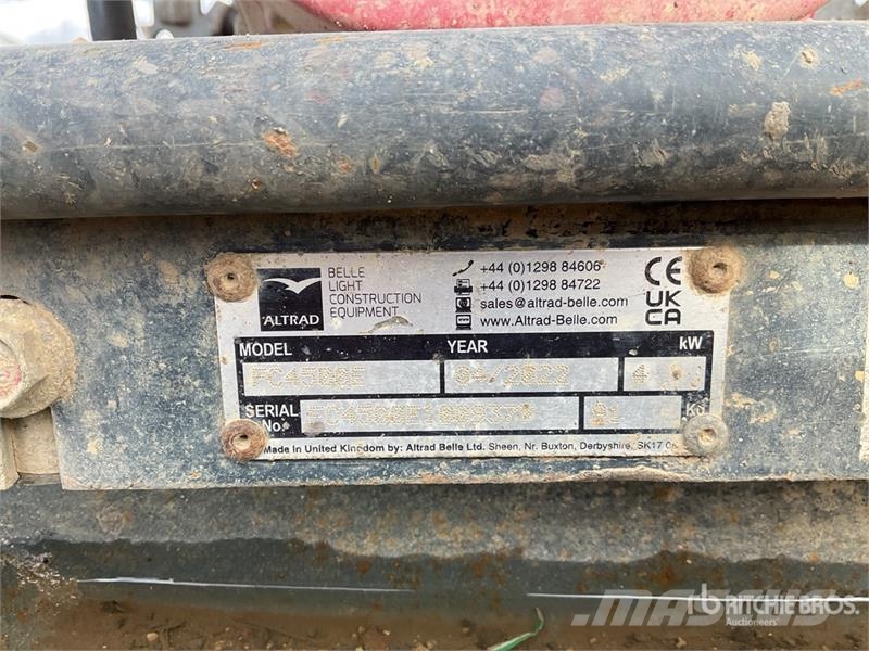 Belle of (2) Belle FC4500E Vibratory Plate Compactor Placas compactadoras