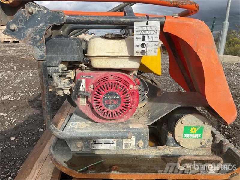 Belle of (2) Belle FC4500E Vibratory Plate Compactor Placas compactadoras