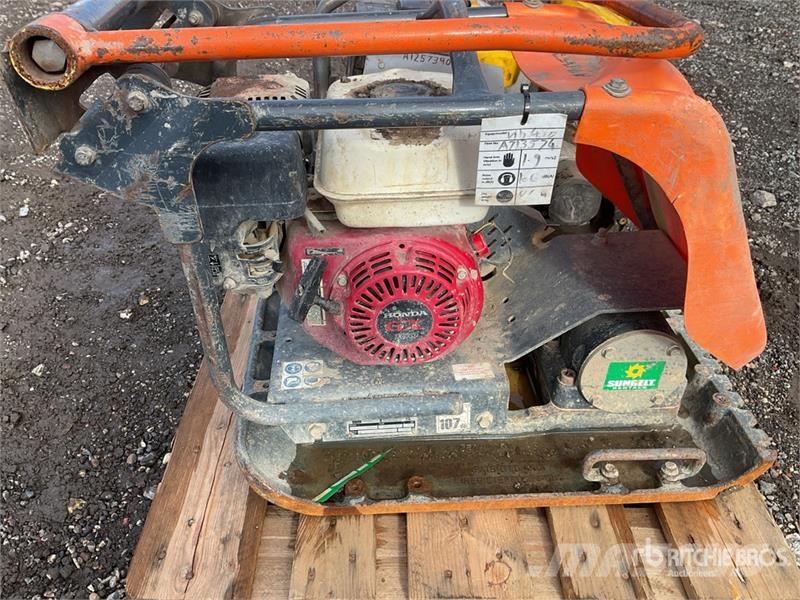 Belle of (2) Belle FC4500E Vibratory Plate Compactor Placas compactadoras
