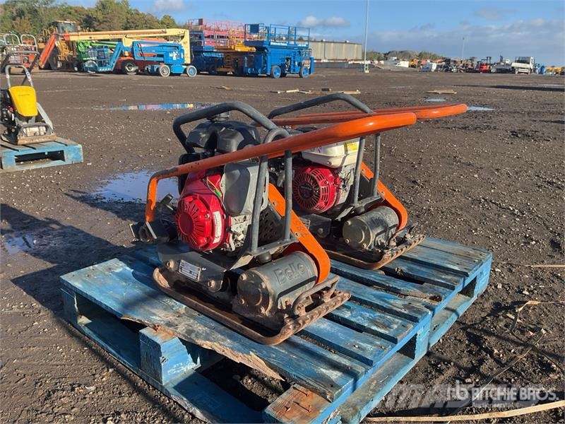 Belle of (2) Belle LC3251 Vibratory Plate Compactor Placas compactadoras