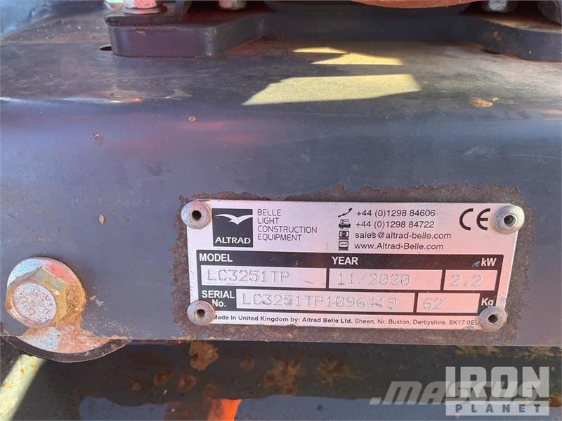 Belle of (2) Belle LC3251 Vibratory Plate Compactor Placas compactadoras