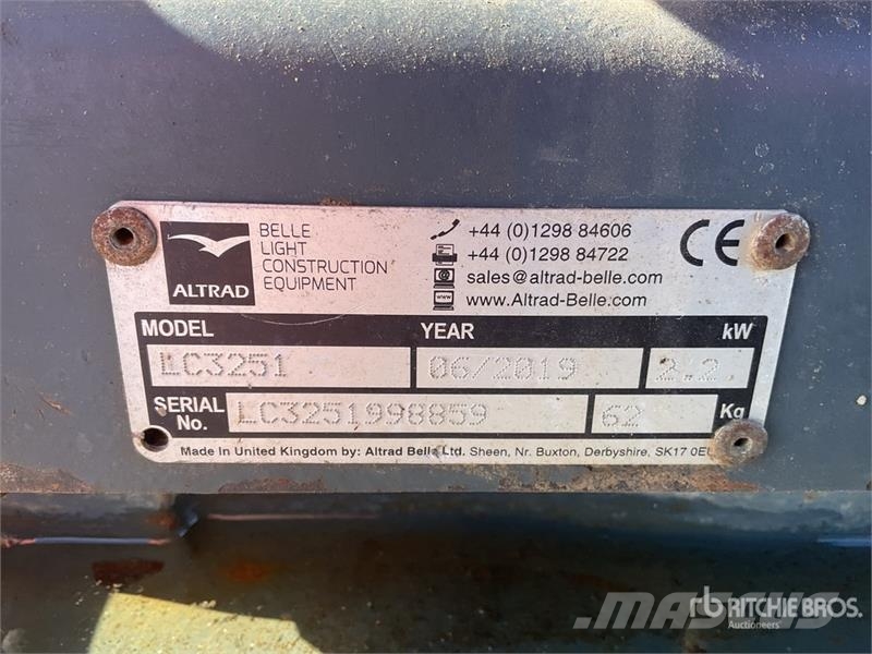 Belle of (2) Belle LC3251 Vibratory Plate Compactor Placas compactadoras
