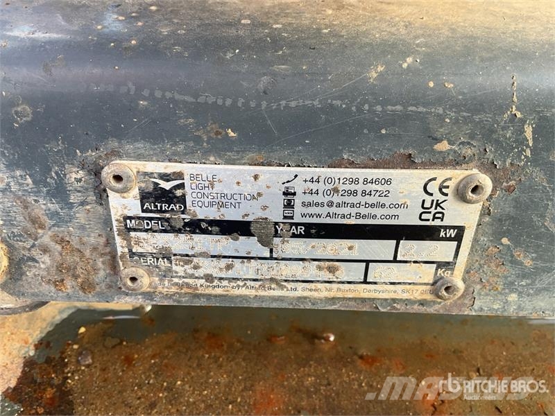 Belle of (2) Belle LC3251 Vibratory Plate Compactor Placas compactadoras