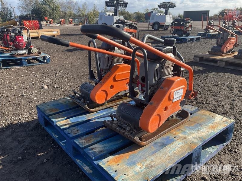 Belle of (2) Belle LC3251 Vibratory Plate Compactor Placas compactadoras