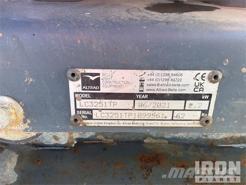 Belle of (2) Belle LC3251 Vibratory Plate Compactor Placas compactadoras