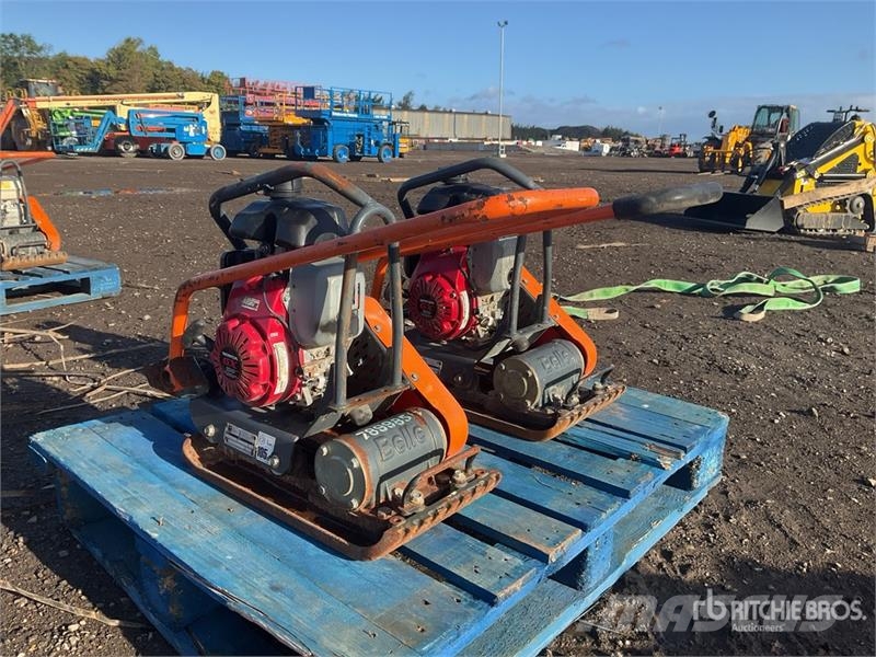 Belle of (2) Belle LC3251 Vibratory Plate Compactor Placas compactadoras