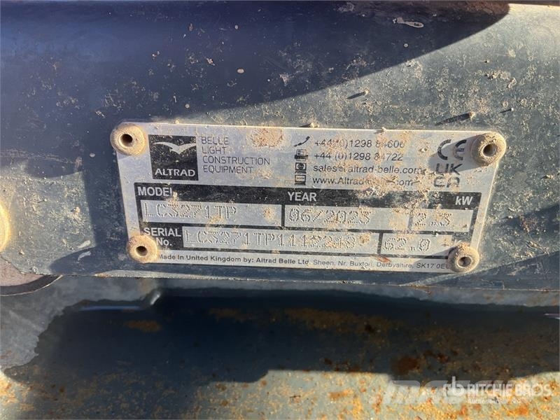 Belle of (2) Belle LC3251 Vibratory Plate Compactor Placas compactadoras