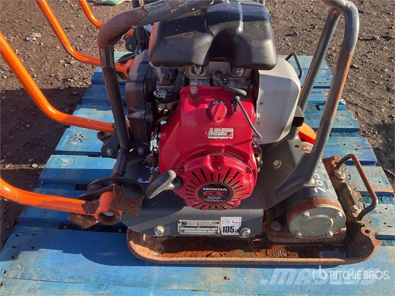 Belle of (2) Belle LC3251 Vibratory Plate Compactor Placas compactadoras