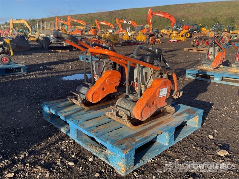 Belle of (2) Belle LC3251 Vibratory Plate Compactor Placas compactadoras