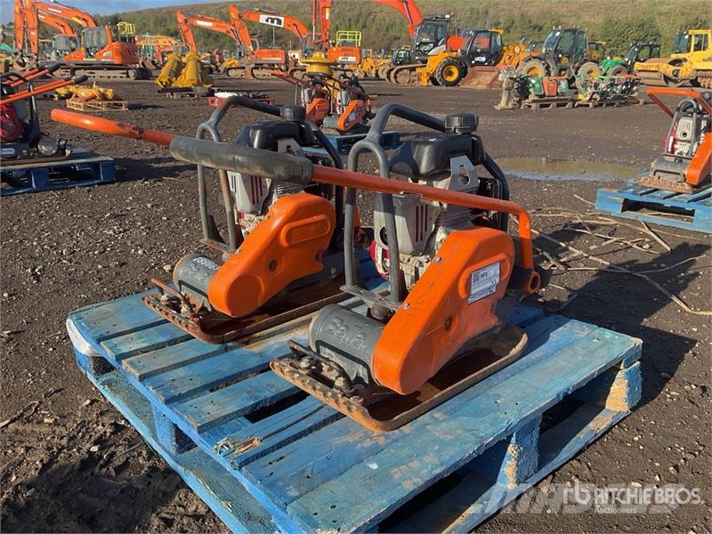 Belle of (2) Belle LC3251 Vibratory Plate Compactor Placas compactadoras