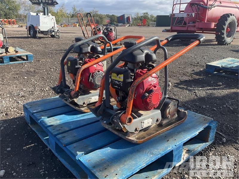 Belle of (2) Belle LC3251 Vibratory Plate Compactor Placas compactadoras