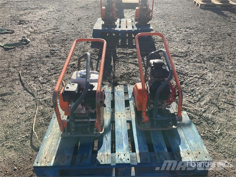 Belle of (2) Belle LC3251 Vibratory Plate Compactor Placas compactadoras
