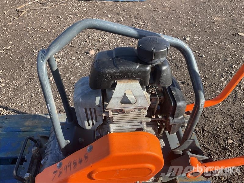Belle of (2) Belle LC3251 Vibratory Plate Compactor Placas compactadoras