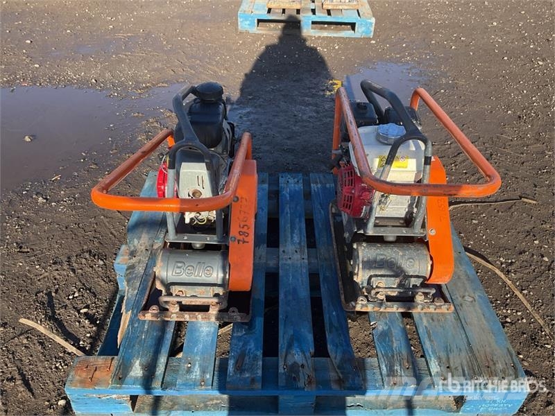 Belle of (2) Belle LC3251 Vibratory Plate Compactor Placas compactadoras
