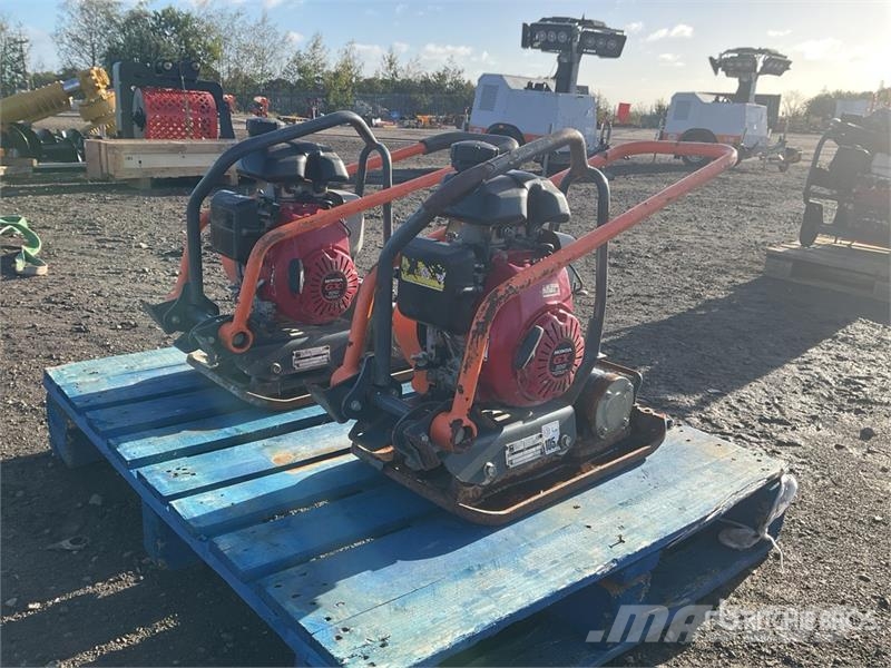 Belle of (2) Belle LC3251 Vibratory Plate Compactor Placas compactadoras