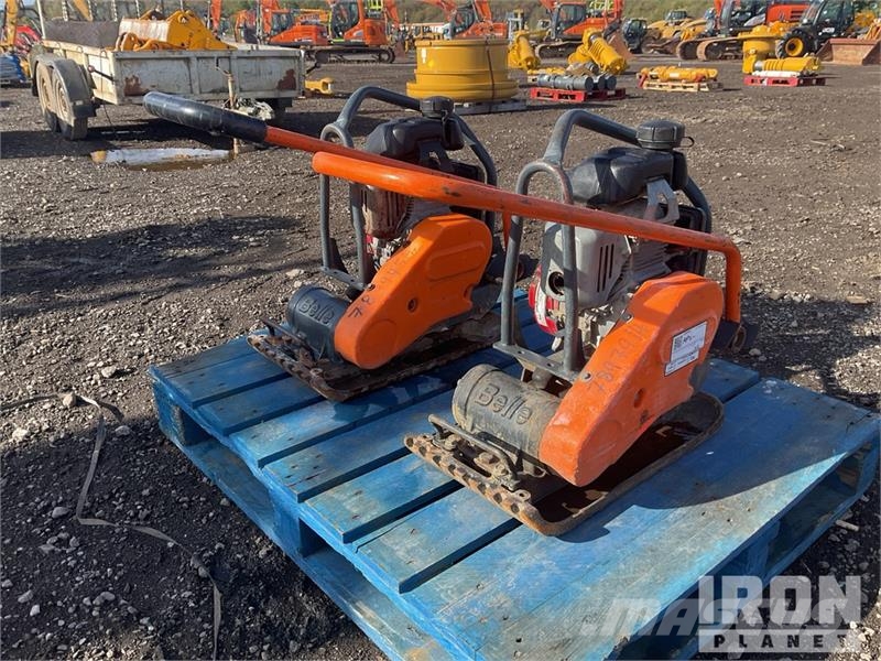 Belle of (2) Belle LC3251 Vibratory Plate Compactor Placas compactadoras