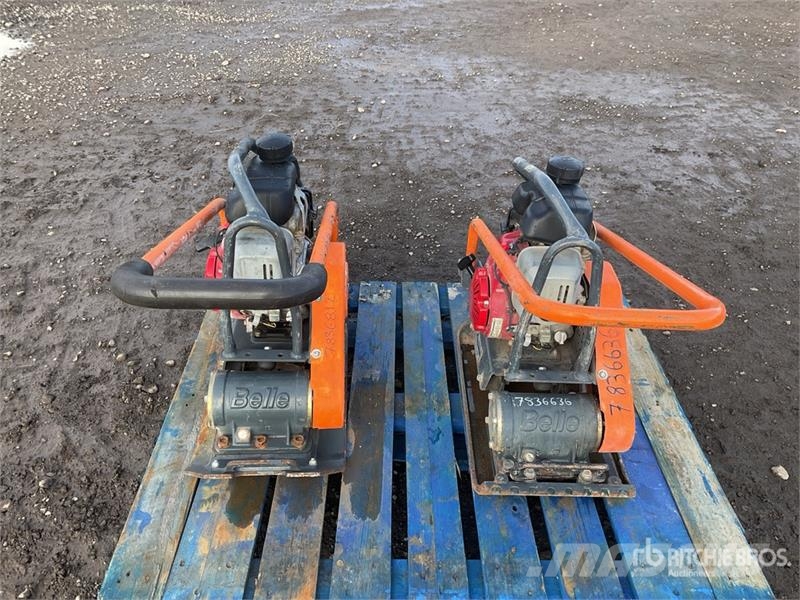 Belle of (2) Belle LC3251 Vibratory Plate Compactor Placas compactadoras