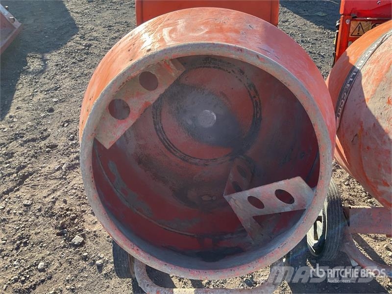 Belle of (2) Belle M12 Electric Portable Concrete Mixer Betong/sement blandere