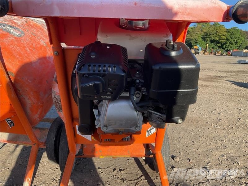 Belle of (2) Belle Portable Concrete Mixer Betong/sement blandere