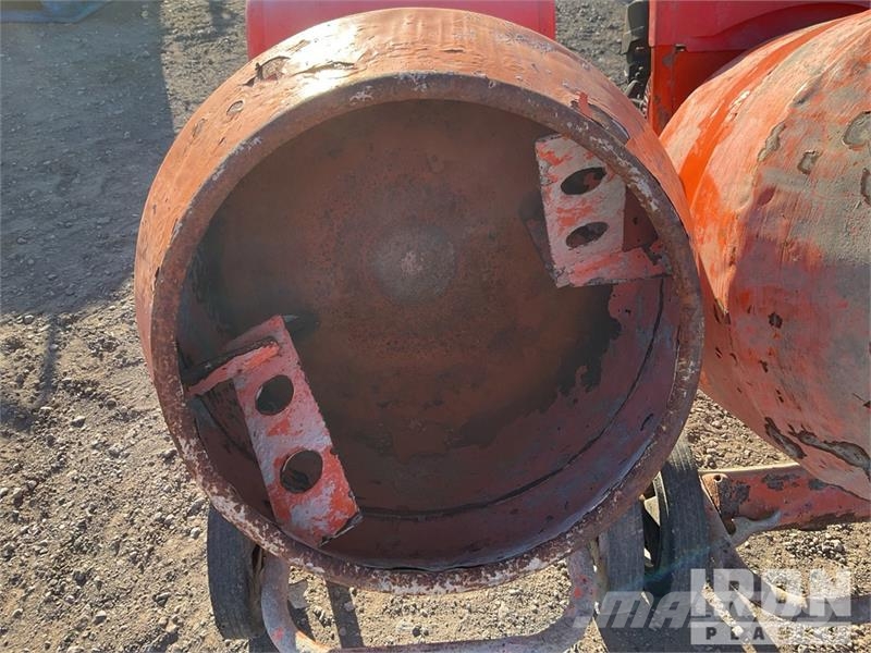 Belle of (2) Belle Portable Concrete Mixer Betong/sement blandere