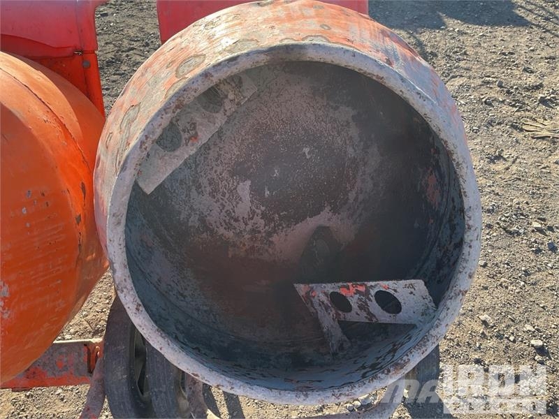 Belle of (2) Belle Portable Concrete Mixer Betong/sement blandere