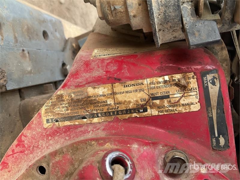 Belle of (2) Belle Vibratory Plate Compactor Віброплити та вібротрамбовки