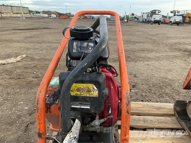 Belle of (2) Belle Vibratory Plate Compactor Віброплити та вібротрамбовки