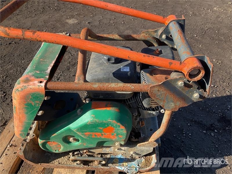 Belle of (2) Belle Vibratory Plate Compactor Vibro plošče
