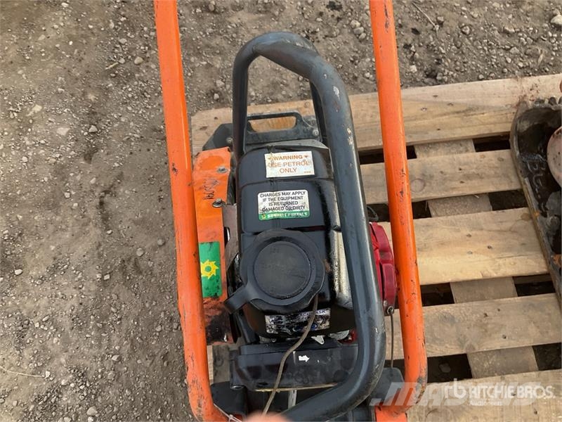 Belle of (2) Belle Vibratory Plate Compactor Віброплити та вібротрамбовки